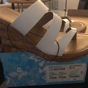 7.5 white cork wedges